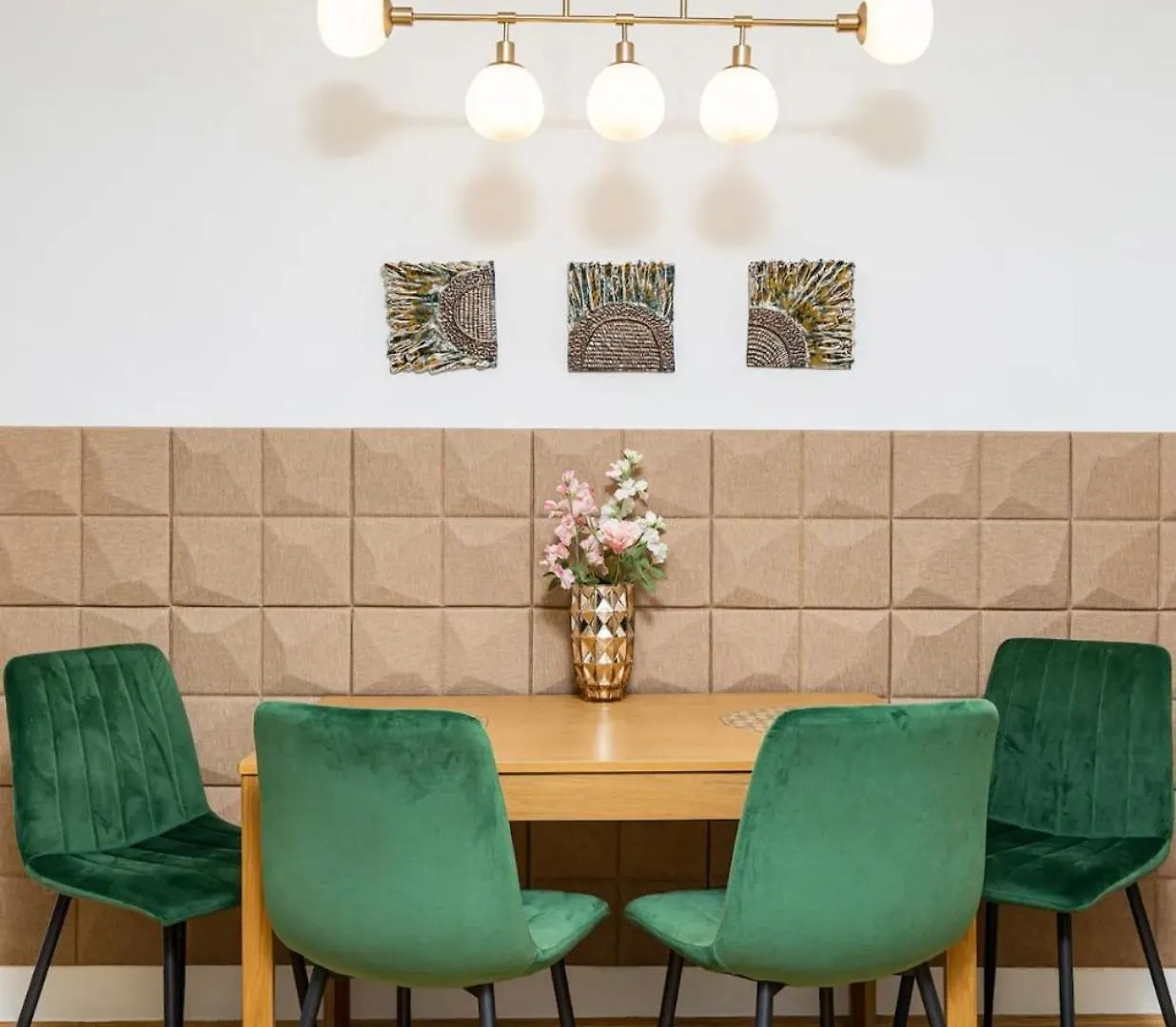 Elegant Escape By Buda Castle For Pleasure Seekers Budapešť Apartmán